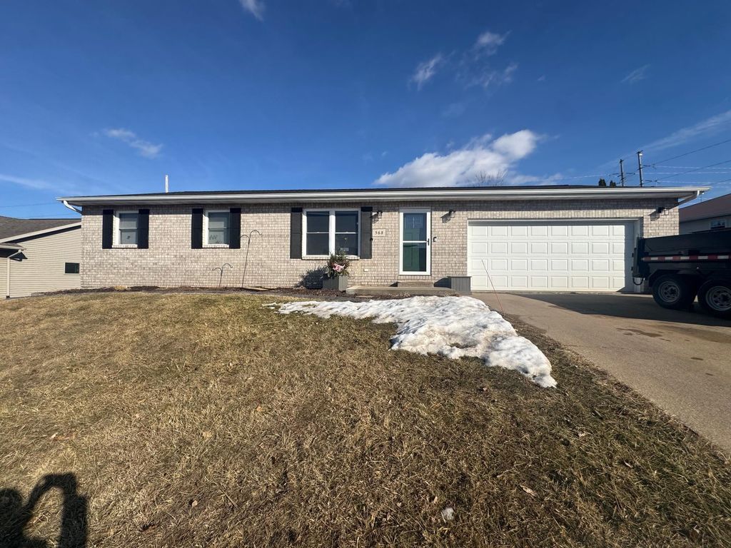 Photo of 568 Walnut Ridge Street, Peosta, IA 52068 (MLS # 153932)