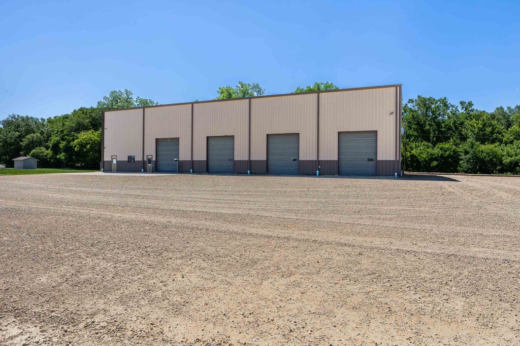 Photo of 1595 20th Ave SE Ave, Dyersville, IA 52040 (MLS # 152522)