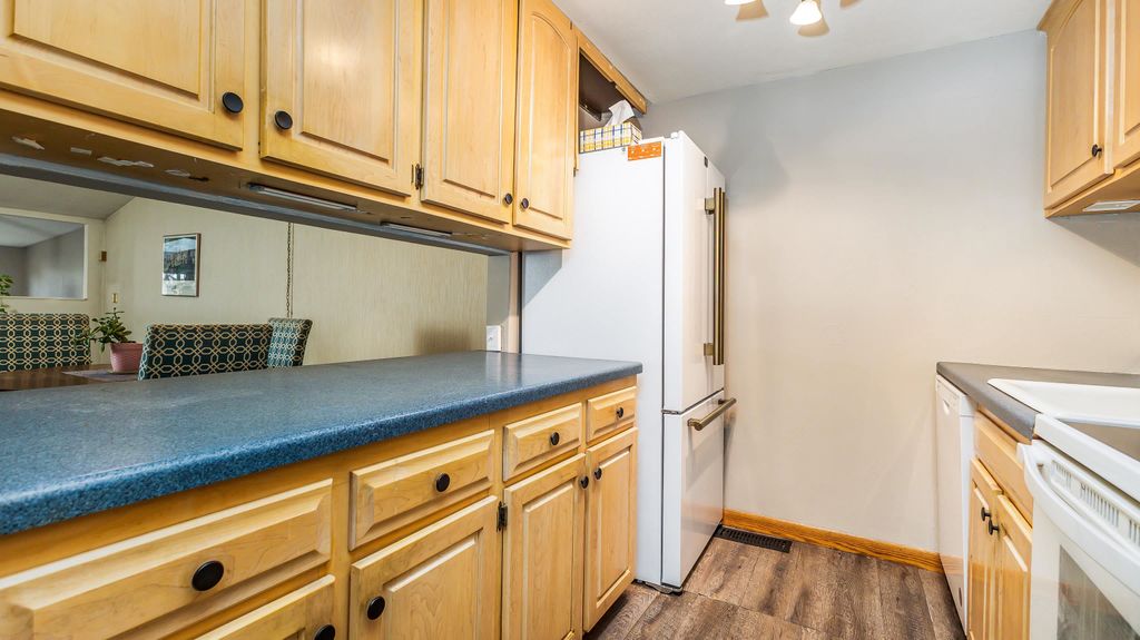 Photo of 786 Stone Ridge Place, Dubuque, IA 52001 (MLS # 153726)