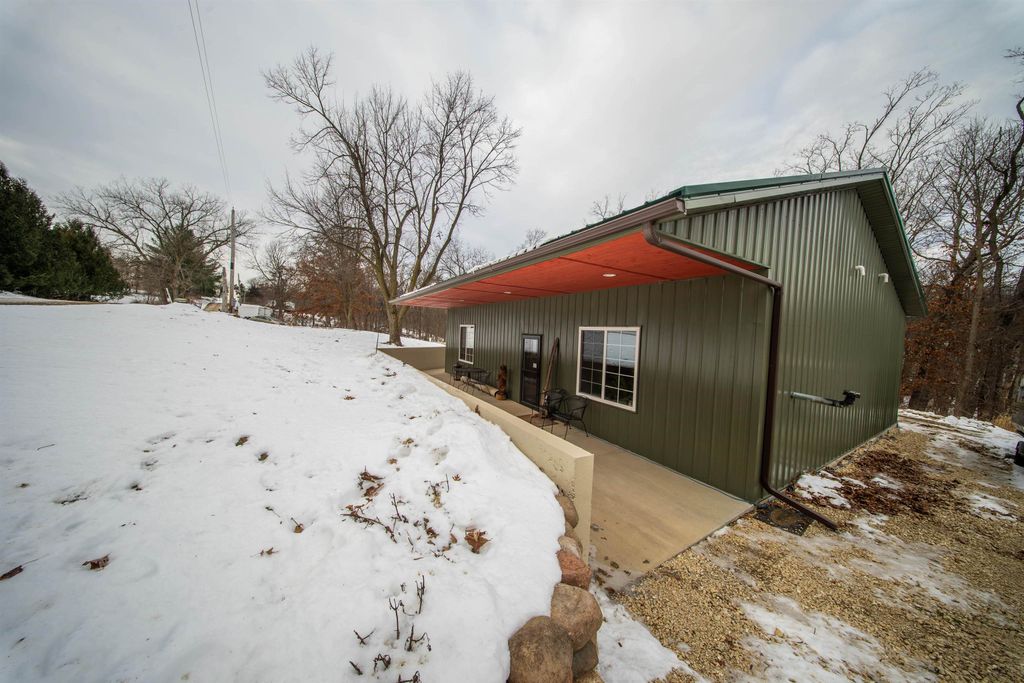 Photo of 9600 Ash Street, Bernard, IA 52032 (MLS # 153274)