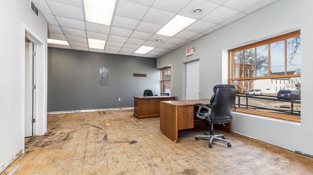 Photo of 260 E 19th Street, Dubuque, IA 52001 (MLS # 154061)