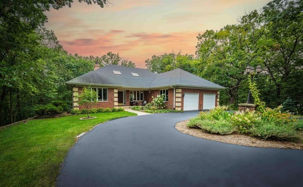 Photo of 50 Lincoln Drive, East Dubuque, IL 61025 (MLS # 153838)