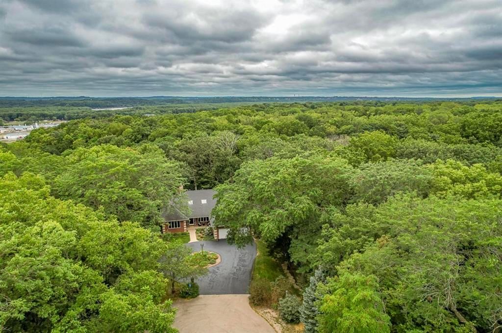 Photo of 50 Lincoln Drive, East Dubuque, IL 61025 (MLS # 153838)