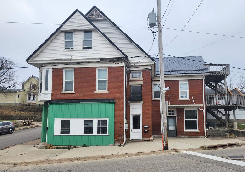 Photo of 800 W 5th Street, Dubuque, IA 52001 (MLS # 153624)