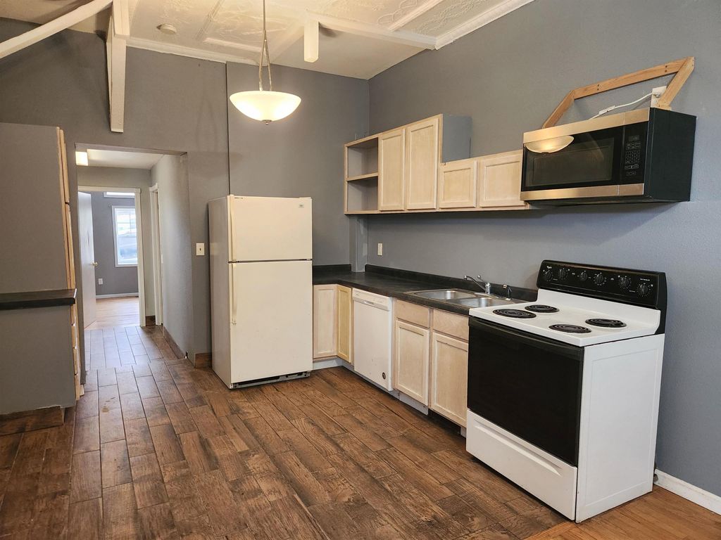 Photo of 800 W 5th Street, Dubuque, IA 52001 (MLS # 153624)