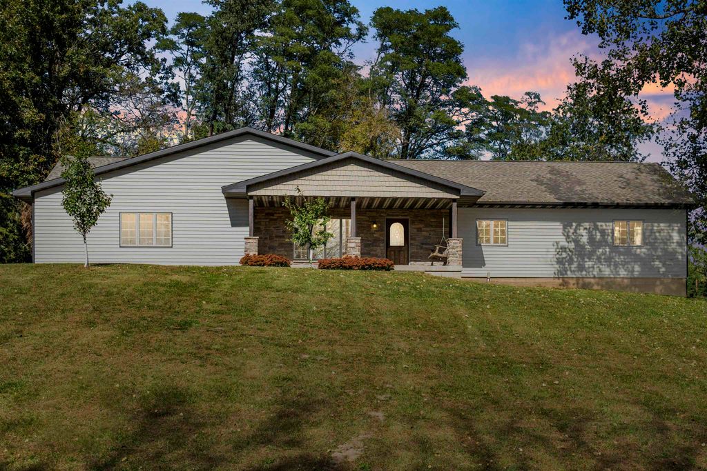 Photo of 2041 215th Street, Manchester, IA 52057 (MLS # 153241)