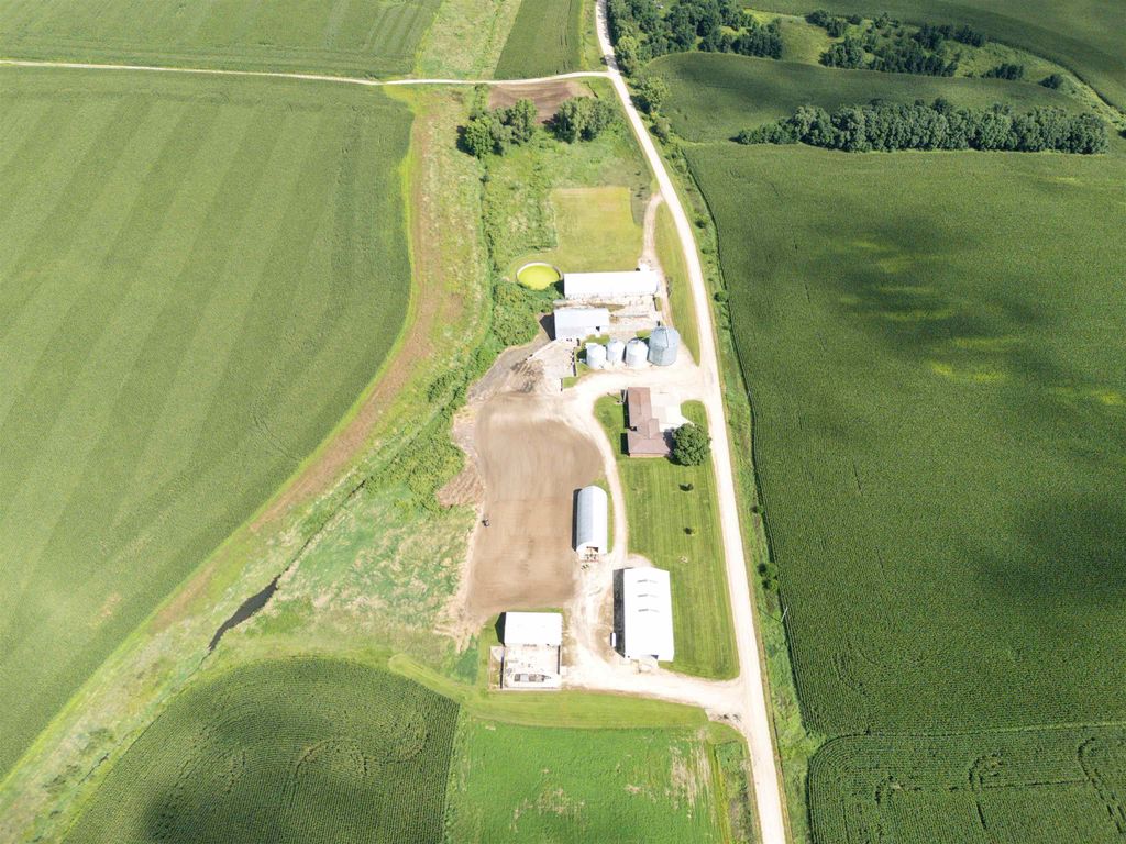 Photo of 1693 265th Avenue, Earlville, IA 52041 (MLS # 152839)