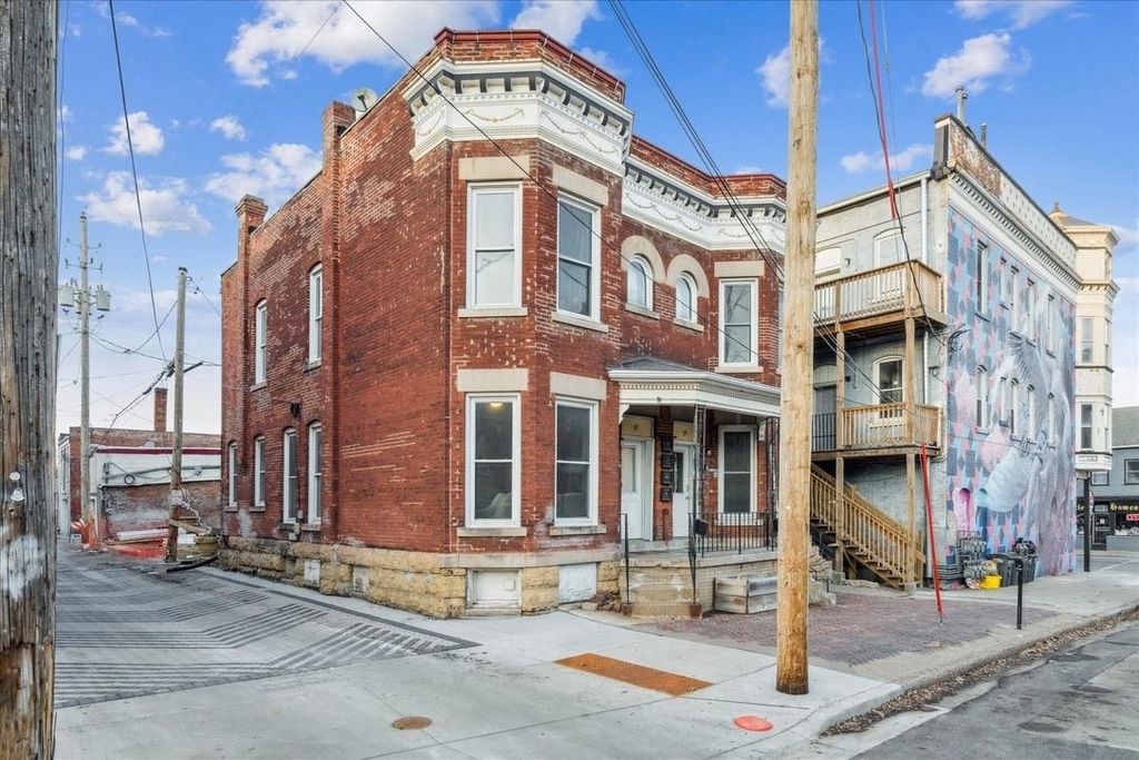 Photo of 25-27 W 15th Street, Dubuque, IA 52001 (MLS # 154019)