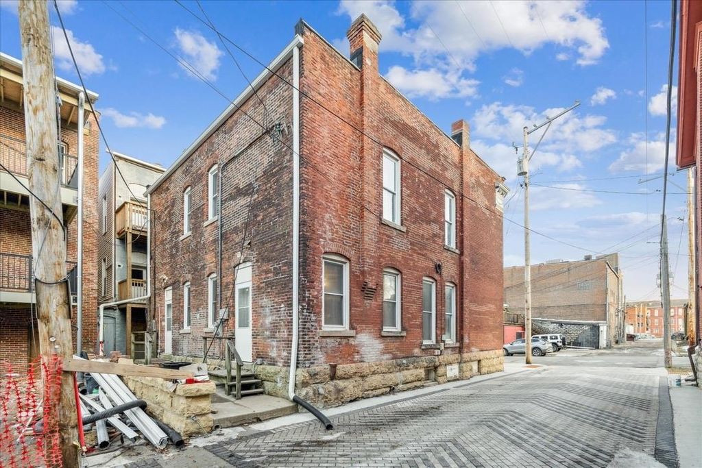 Photo of 25-27 W 15th Street, Dubuque, IA 52001 (MLS # 154019)