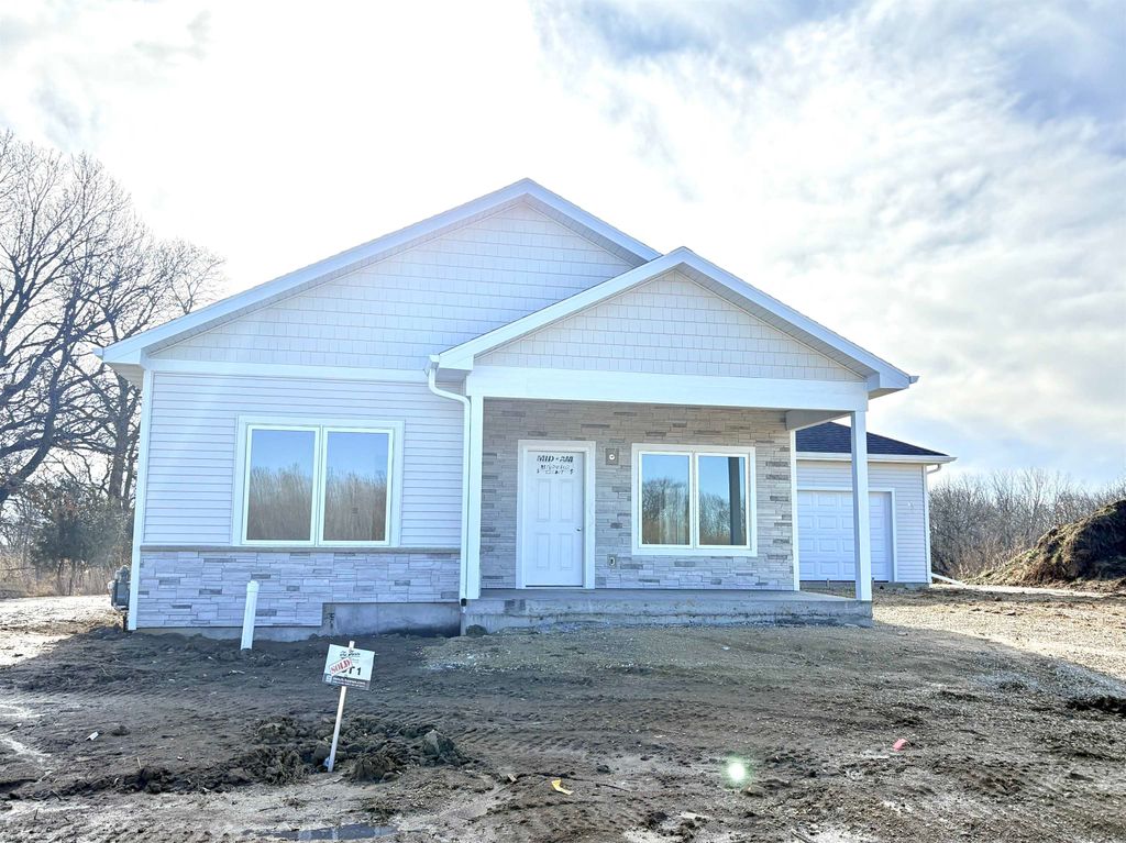 Photo of 2484 Tiffany Court #(I'm Old But Still C, Dubuque, IA 52001 (MLS # 153735)