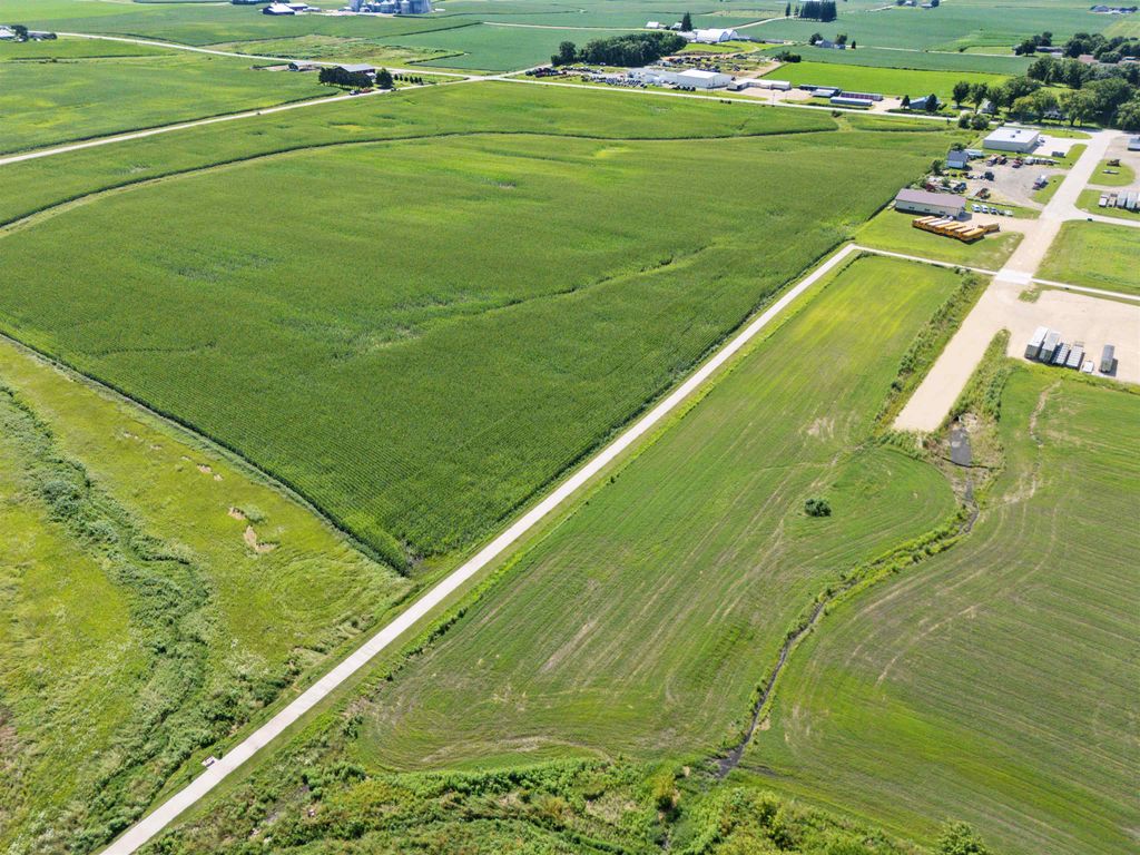 Photo of Lot 5 Edgewood Industrial Park, Edgewood, IA (MLS # 153112)