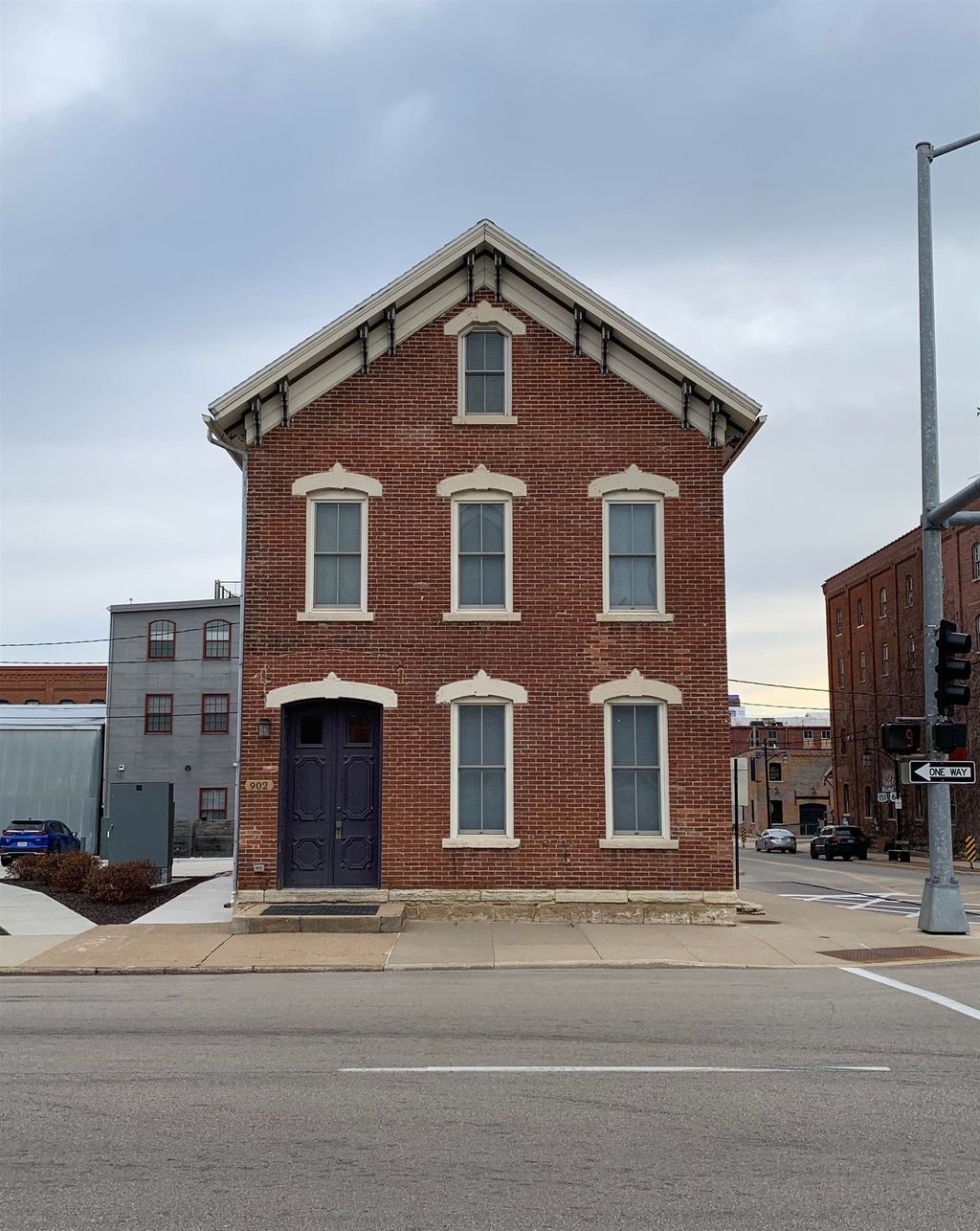 Photo of 902 White Street, Dubuque, IA 52001 (MLS # 153747)