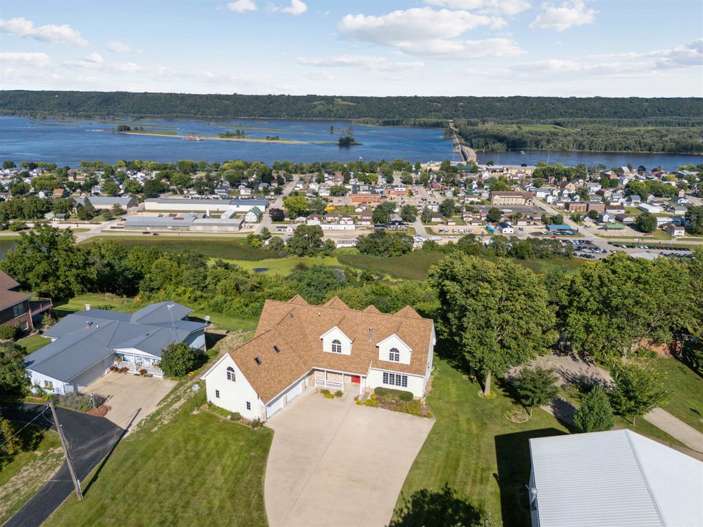 Photo of 1023 Acre Street St, Guttenberg, IA 52052 (MLS # 152864)