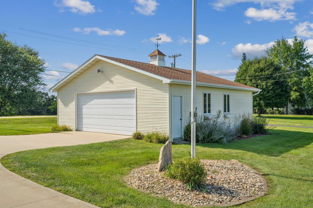 Photo of 1023 Acre Street St, Guttenberg, IA 52052 (MLS # 152864)