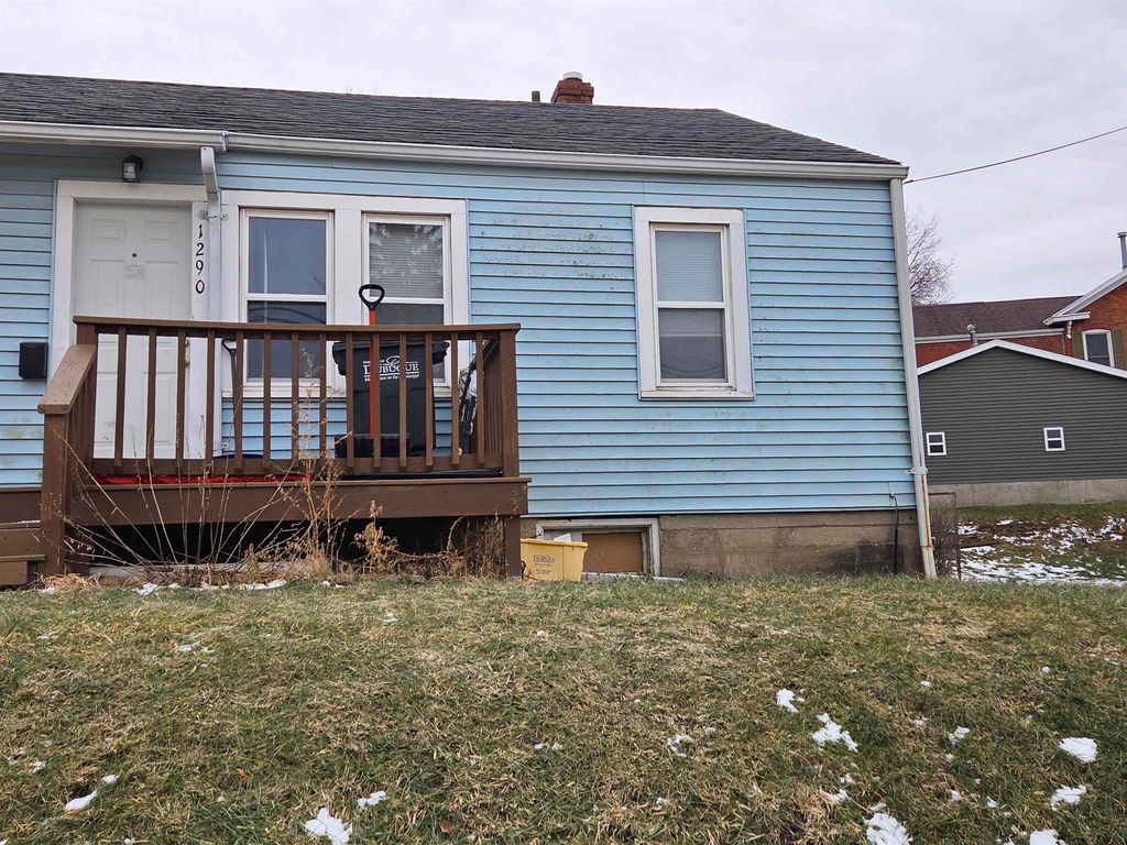 Photo of 1280 Cleveland Avenue, Dubuque, IA 52003 (MLS # 153672)