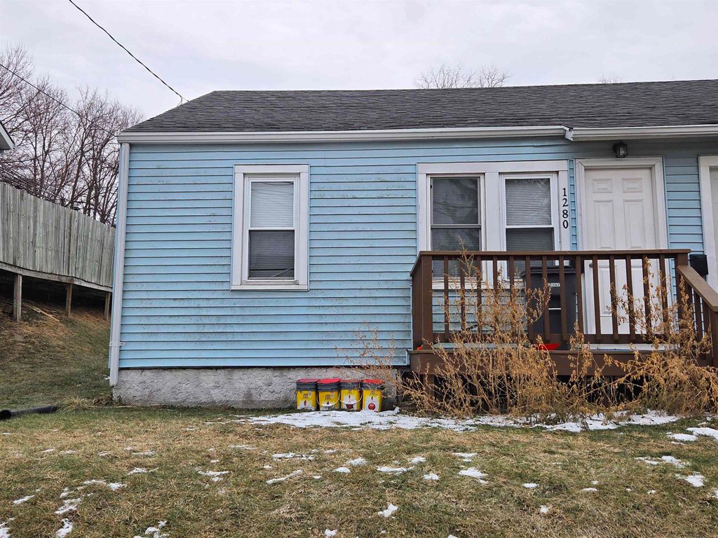 Photo of 1280 Cleveland Avenue, Dubuque, IA 52003 (MLS # 153672)