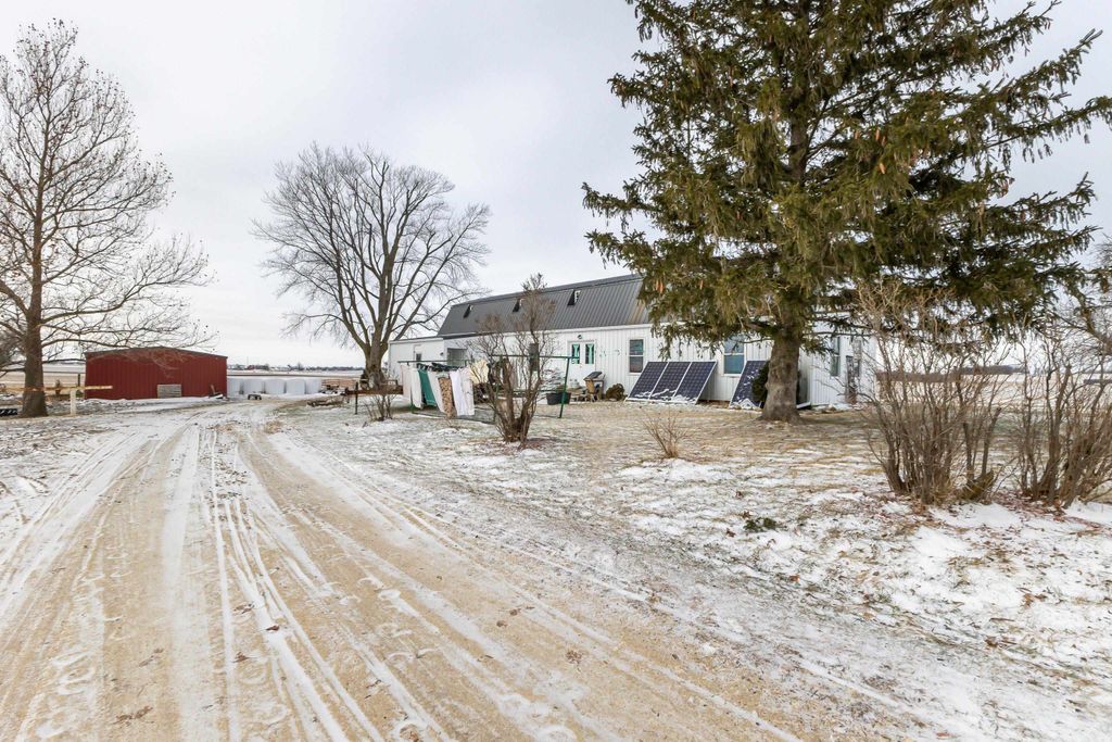 Photo of 2405 Pheasant Road, Hopkinton, IA 52237 (MLS # 153674)