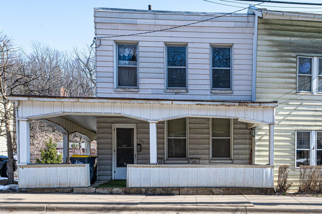 Photo of 327 Franklin Street, Galena, IL 61036 (MLS # 154194)