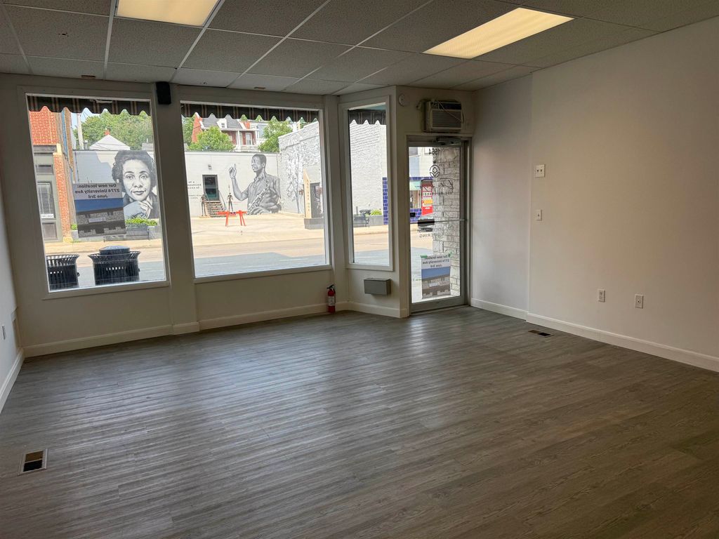 Photo of 1564 Central Avenue, Dubuque, IA 52001 (MLS # 152223)