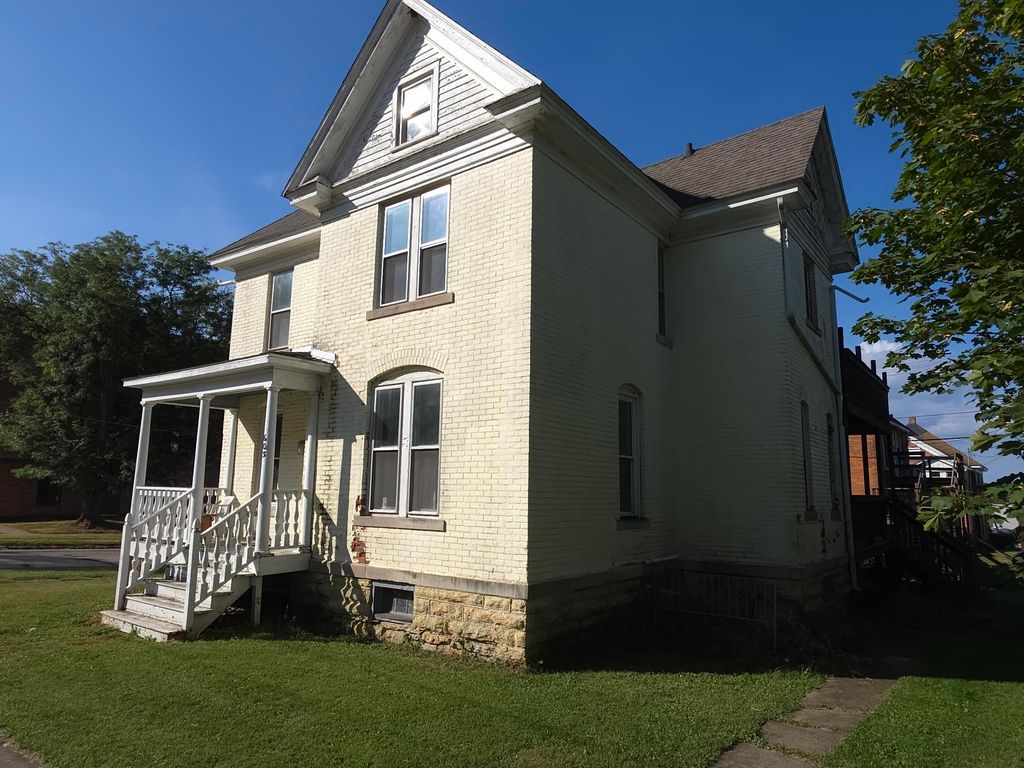 Photo of 603 3rd Street, Savanna, IL 61074 (MLS # 153102)