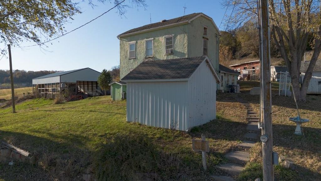 Photo of 32364 High Bridge Road, Bellevue, IA 52031 (MLS # 153440)