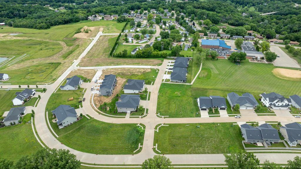 Photo of Lot 10 Autumn Ridge Lane, Dubuque, IA 52003 (MLS # 152555)