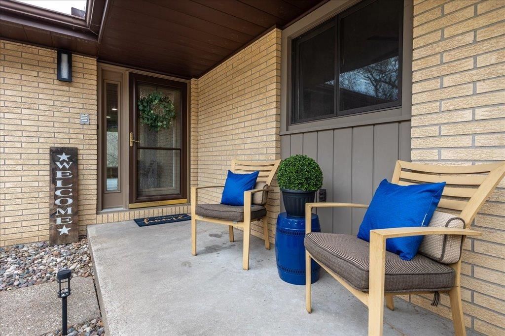 Photo of 12315 Kingston Way, Dubuque, IA 52001 (MLS # 154121)