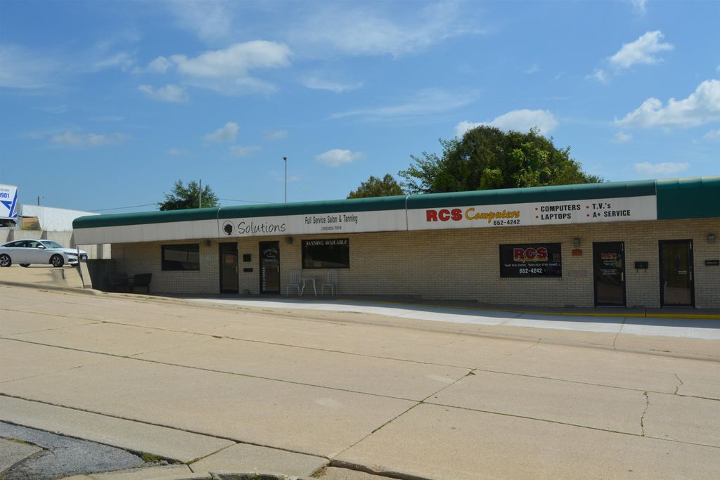 Photo of 115 McKinsey Drive #109 McKinsey Drive S, Maquoketa, IA 52060 (MLS # 153458)