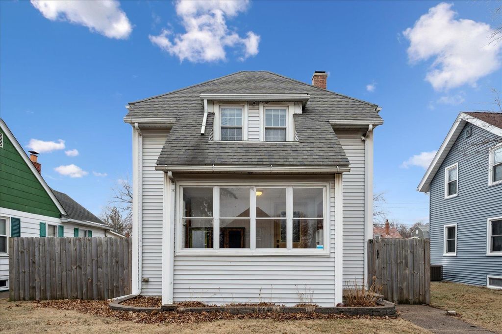 Photo of 114 S Elmwood Avenue, Davenport, IA 52802 (MLS # 153894)