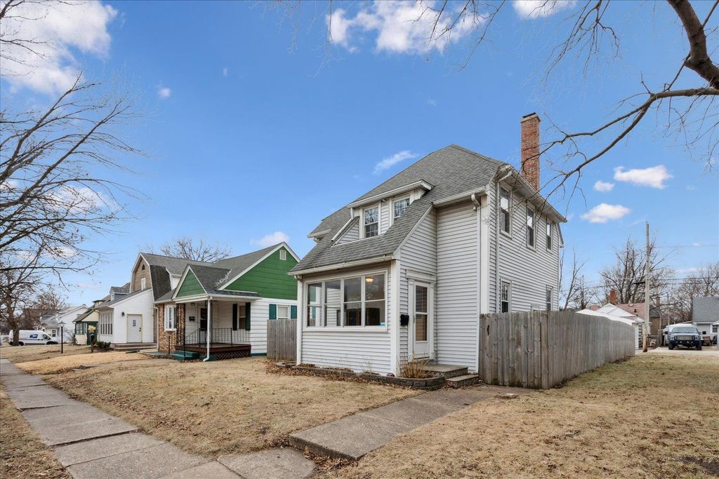 Photo of 114 S Elmwood Avenue, Davenport, IA 52802 (MLS # 153894)