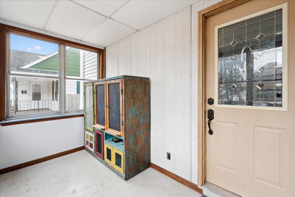 Photo of 114 S Elmwood Avenue, Davenport, IA 52802 (MLS # 153894)