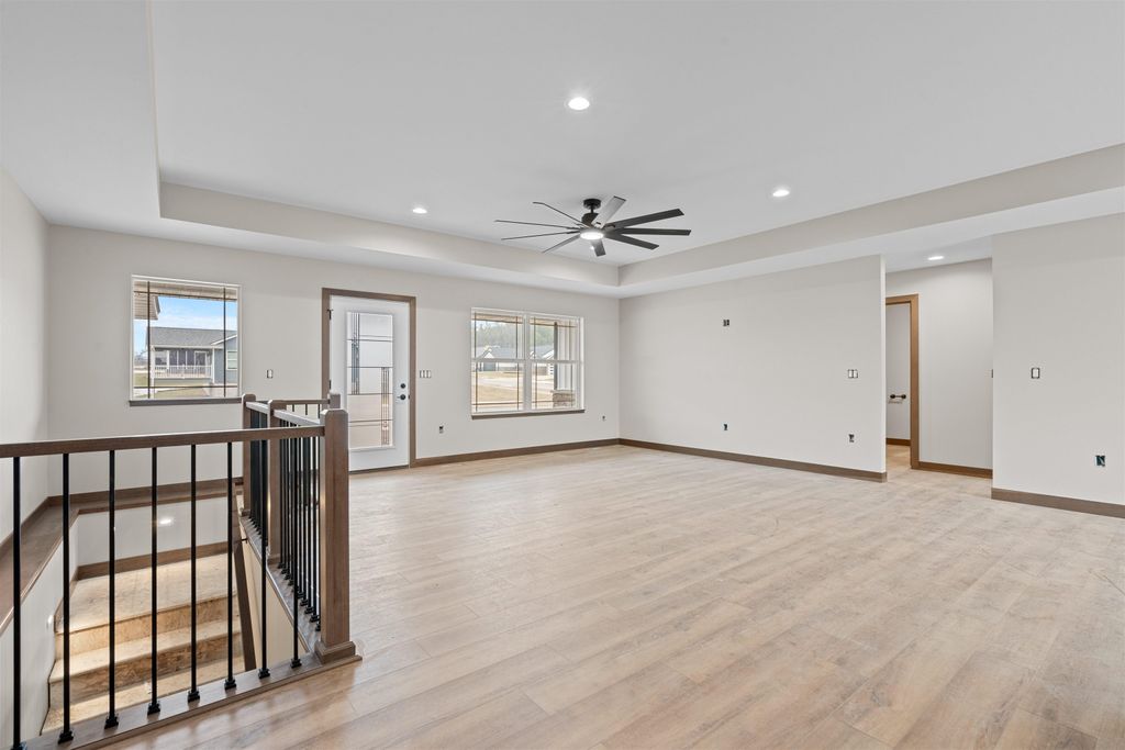 Photo of 1023 Oakview Drive, Manchester, IA 52057 (MLS # 153903)