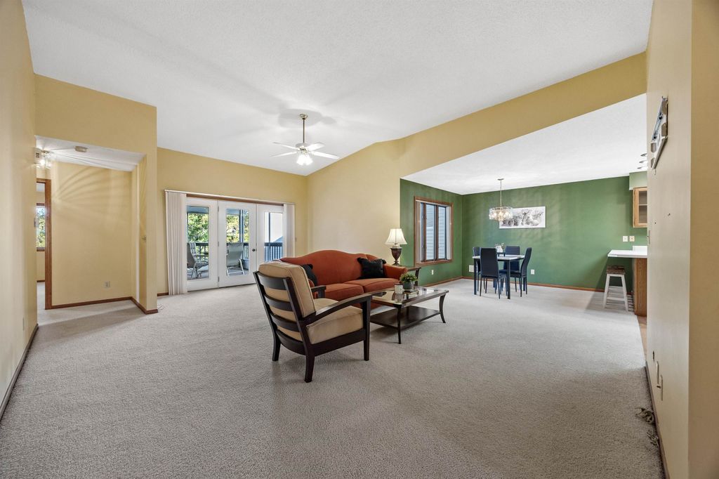 Photo of 2281 Pasadena Drive #Unit 55, Dubuque, IA 52001 (MLS # 153310)