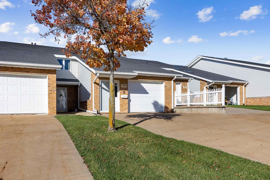 Photo of 2281 Pasadena Drive #Unit 55, Dubuque, IA 52001 (MLS # 153310)