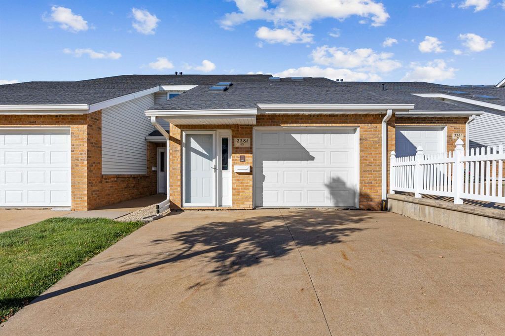 Photo of 2281 Pasadena Drive #Unit 55, Dubuque, IA 52001 (MLS # 153310)