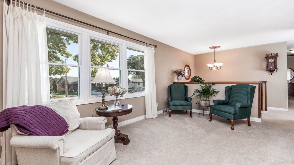 Photo of 739 Kelly Lane, Dubuque, IA 52003 (MLS # 153377)