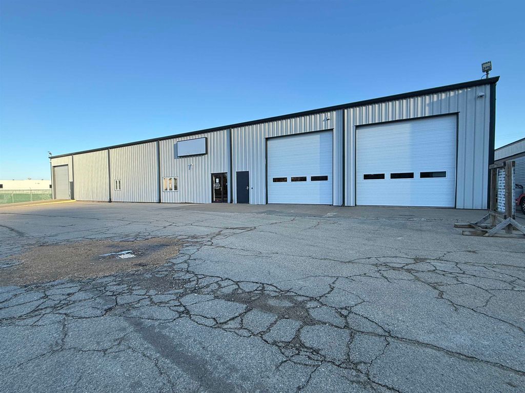 Photo of 10435 Bronzewood Drive, Dubuque, IA 52003 (MLS # 153788)