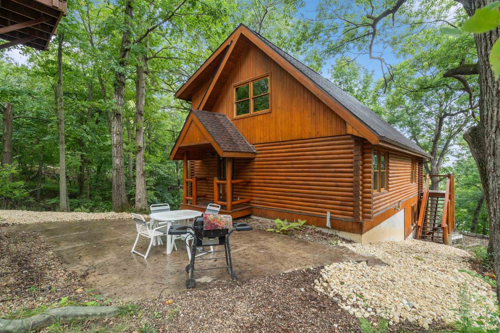 Photo of 26399 215th Avenue, Delhi, IA 52223 (MLS # 153937)