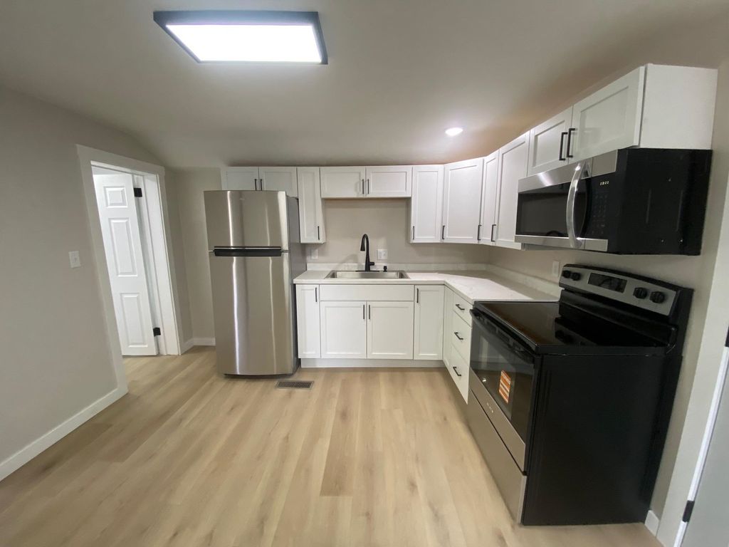 Photo of 236 E. 26th Street, Dubuque, IA 52001 (MLS # 153431)