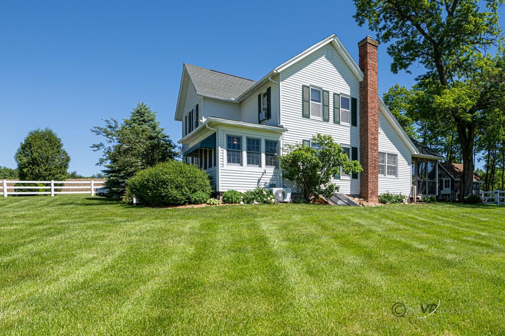 Photo of 8585 S Derinda Road, Elizabeth, IL 61028 (MLS # 153195)