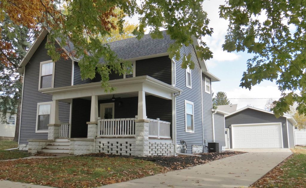 Photo of 313 S 4th Street, Maquoketa, IA 52060 (MLS # 153423)
