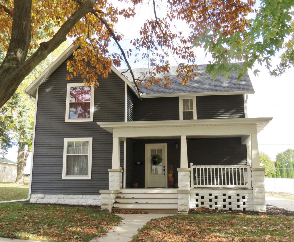 Photo of 313 S 4th Street, Maquoketa, IA 52060 (MLS # 153423)