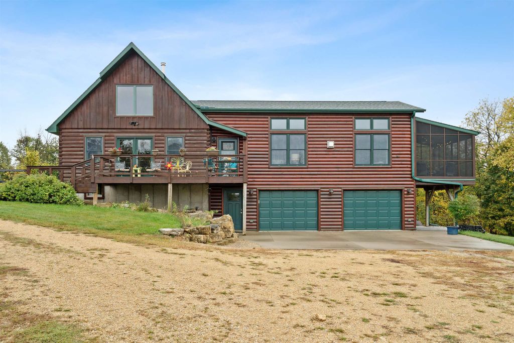Photo of 355 Estes Ridge Trail Trl, Guttenberg, IA 52052 (MLS # 153280)