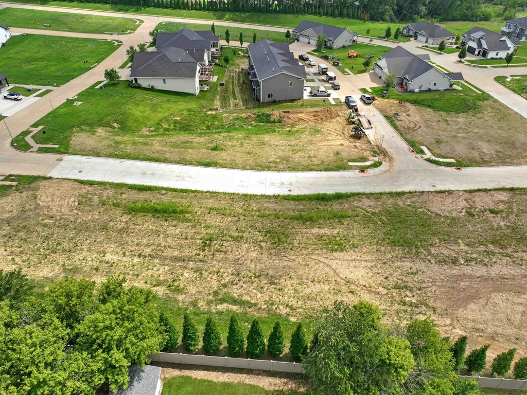Photo of Lot 127 Edenbrook Lane, Dubuque, IA 52003 (MLS # 152566)