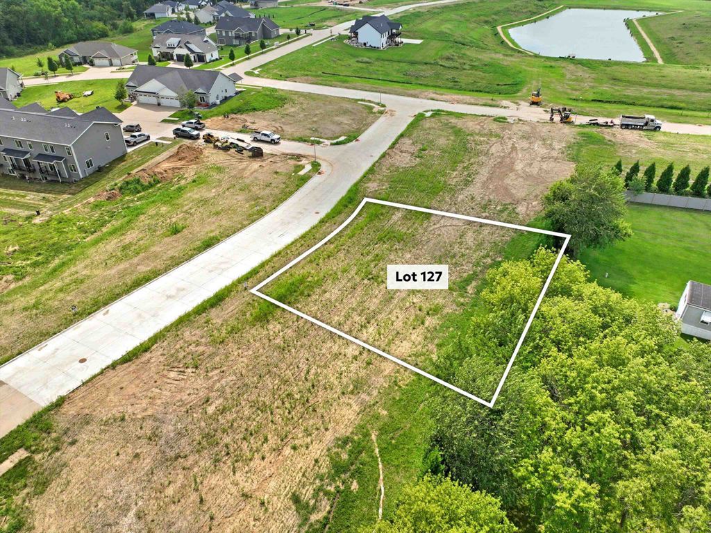 Photo of Lot 127 Edenbrook Lane, Dubuque, IA 52003 (MLS # 152566)