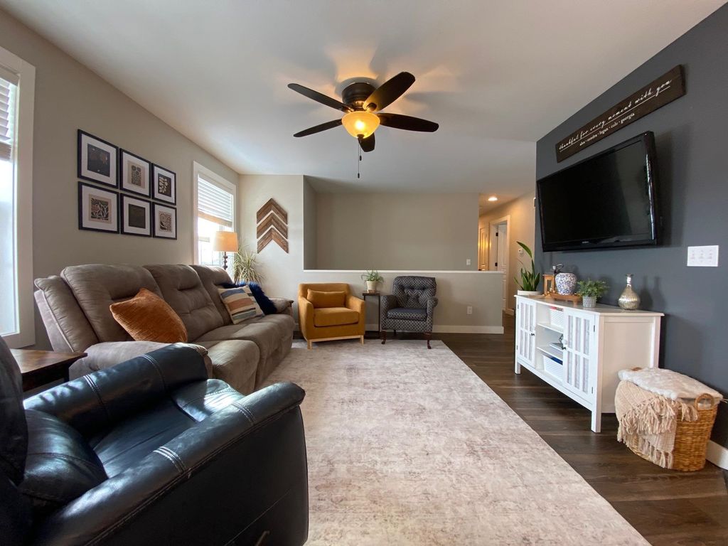 Photo of 2023 Golden Eagle Drive, Dubuque, IA 52001 (MLS # 153776)