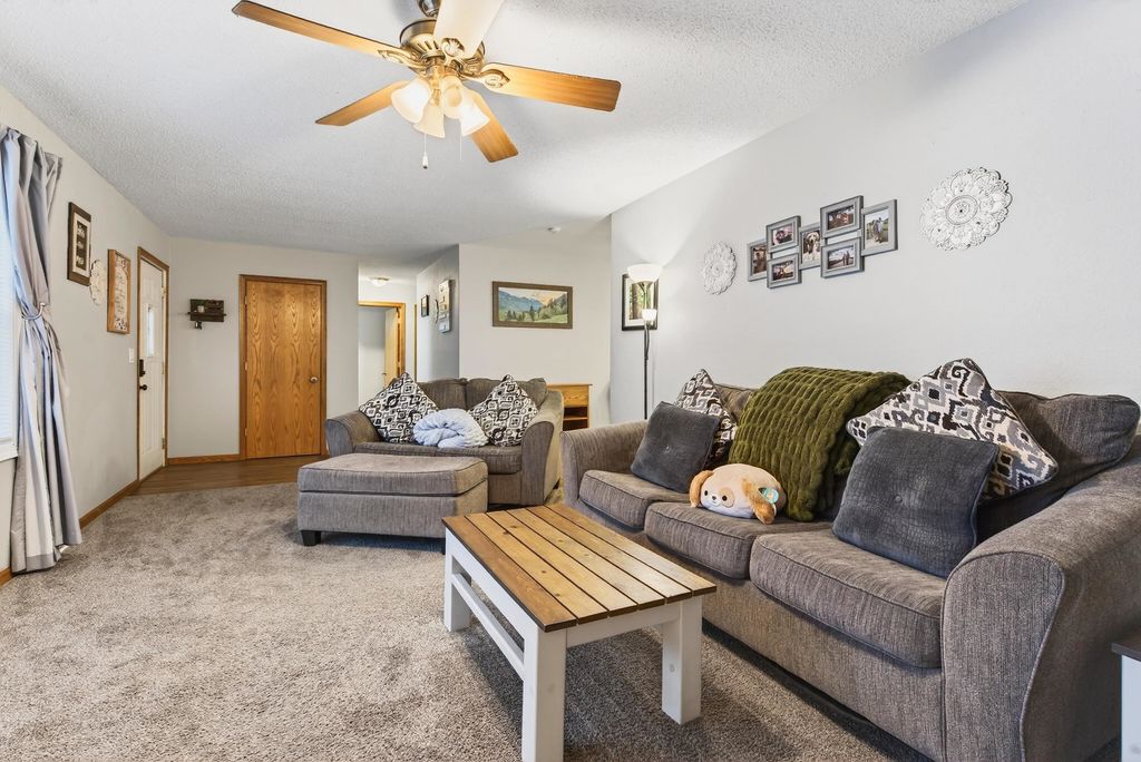 Photo of 3067 Shiras Avenue, Dubuque, IA 52003 (MLS # 153593)