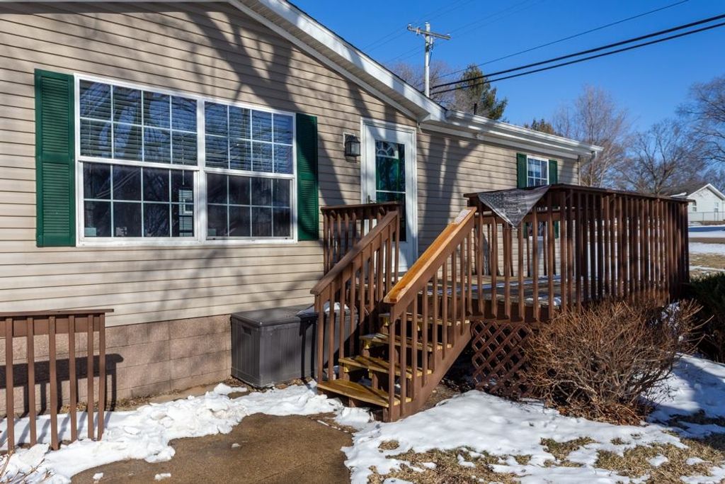 Photo of 108 Smoke Signal Lane, East Dubuque, IL 60125 (MLS # 153893)