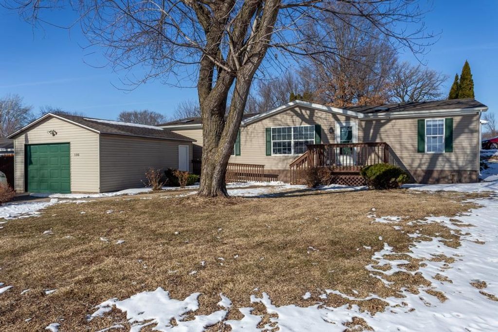 Photo of 108 Smoke Signal Lane, East Dubuque, IL 60125 (MLS # 153893)