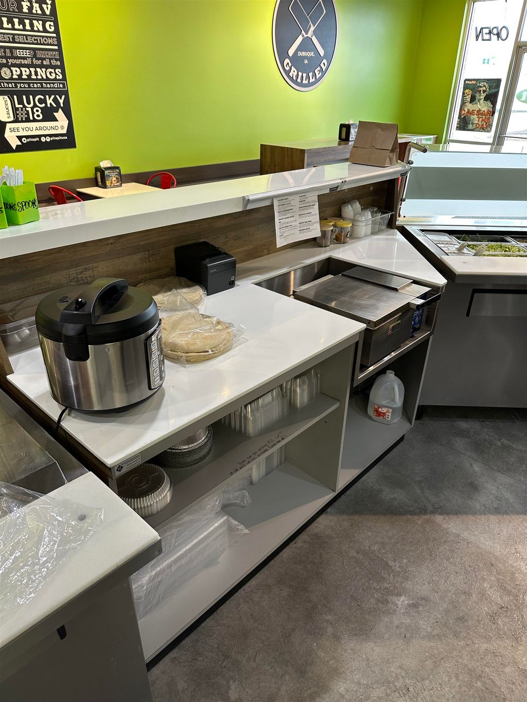 Photo of 2515 NW Arterial, Unit 7, Dubuque, IA 52001 (MLS # 154034)